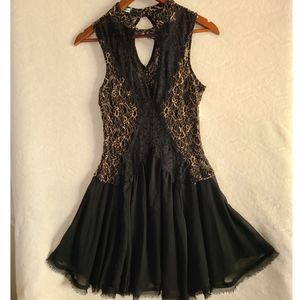 Keyhole Lace Dress size Large Maurices